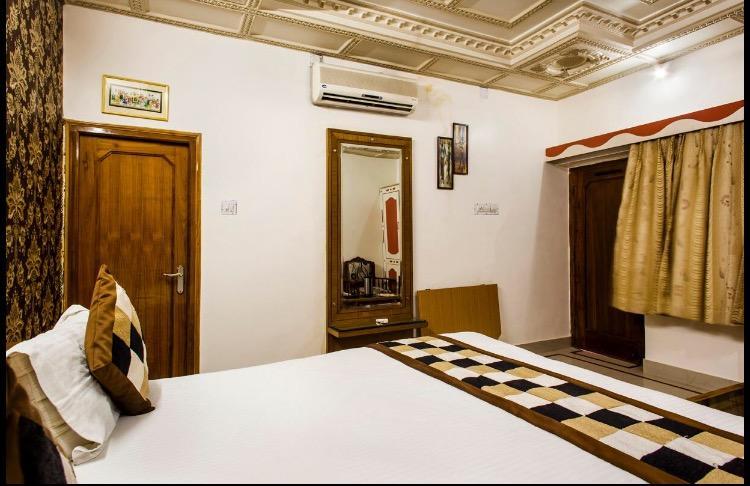 Hotel Bharat Niwas Bikaner Ngoại thất bức ảnh